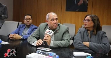 منى خليل والدكتور محمد الحسينى والدكتور محمد أشرف خلال ندوة اليوم السابع