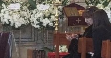 هدى حداد شقيقة السيدة فيروز أول الحاضرين لجنازة هلى الرحبانى