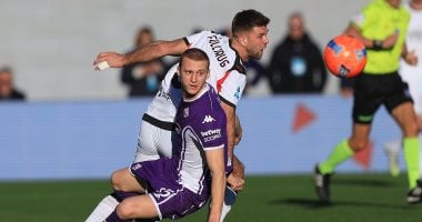 جانب من مباراة ميلان وفيورنتينا 