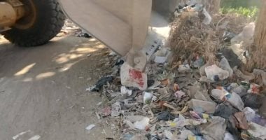 رفع 80 طن من المخلفات الصلبة والقمامة والأتربة بمركز جهينة فى سوهاج