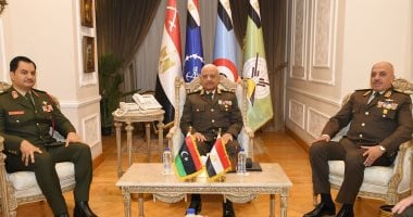 وزير الدفاع ورئيس الأركان يلتقيان نائب القائد العام للجيش الوطنى الليبى