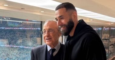 كريم بنزيما يحضر الكلاسيكو لمساندة ريال مدريد فى جدة.. فيديو