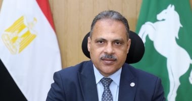 محافظ الشرقية يصدر 21 قرارا تأديبيا لـ50 من العاملين المقصرين فى العمل