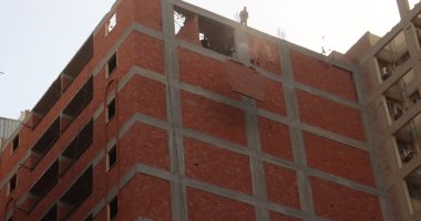 محافظ القليوبية يقود حملة مكبرة لإزالة برجين مخالفين بشبرا الخيمة