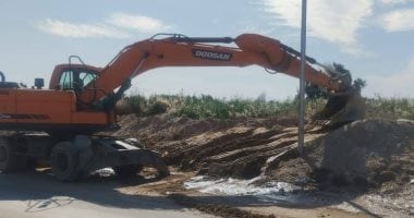 مياه الشرب بالبحر الأحمر تنفذ خط طرد لربط محطة المعالجة الثلاثية بالغابة الشجرية.. تستهدف تعظيم الاستفادة من مياه الصرف المعالجة وحماية البيئة.. المشروع يدعم التوسع فى المساحات الخضراء بمدينة الغردقة.. صور