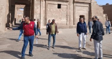 "آثار أسوان" تتابع تطوير مناطق الخدمات بمعبدي كوم أمبو وإدفو.. صور