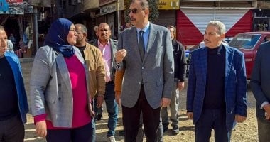 محافظ سوهاج يحيل مسؤول النظافة بحى شرق للتحقيق ويوجه بتحرير محاضر للمحال التجارية غير الملتزمة