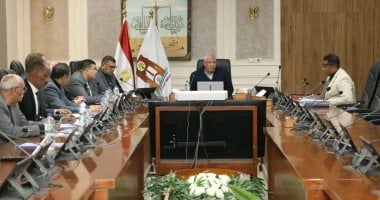 محافظ الوادي الجديد يترأس لجنة اختبار المتقدمين لوظيفة مدير عام الشئون الهندسية