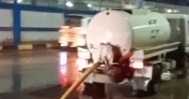 رفع مياه الأمطار من شوارع كفر الشيخ بعد موجة من الطقس السيئ.. فيديو