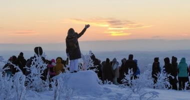 الشمس تعود من جديد لمدينة مورمانسك الروسية