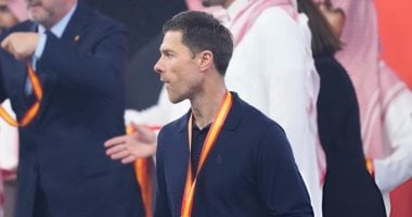 برشلونة ضد الريال.. إدارة الملكي تدعم ألونسو بعد خسارة السوبر الإسباني