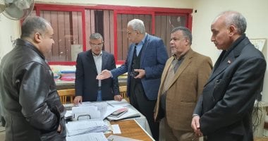 مدير تعليم القليوبية يتابع انتظام اللجان ويوجه بتذليل كل العقبات أمام الطلاب