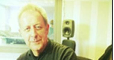 وفاة الشاعر والكاتب الفرنسى الرومانى زينو بيانو عن 75 عاما