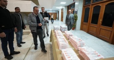 محافظ أسيوط يتسلم تبرعا بـ20 ألف سرنجة دقيقة لدعم منظومة التأمين الصحى