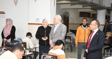 رئيس جامعة القناة يتفقد لجان امتحانات كلية العلوم