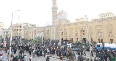 مولد السيدة زينب.. المصريون يحتفلون بالليلة الكبيرة