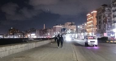 مباشر.. رياح شديدة بالإسكندرية وتحذير من الوقوف أسفل الأشجار واللوحات الإعلانية