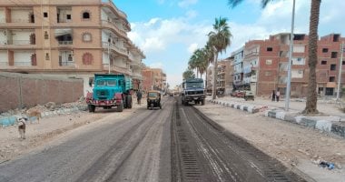 محافظ الإسماعيلية يتابع تنفيذ مشروع تطوير شامل للشارع الجديد بمدينة فايد