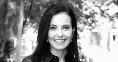 من القاهرة لرئاسة «ميتا» .. دينا باول تقود إمبراطورية زوكربيرج