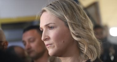 وزيرة الخارجية والتجارة والدفاع الإيرلندية تثنى على جهود الهلال الأحمر المصرى