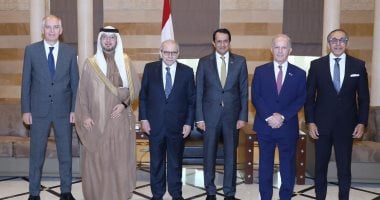 سفير مصر يشارك فى اجتماع سفراء دول اللجنة الخماسية مع رئيس وزراء لبنان