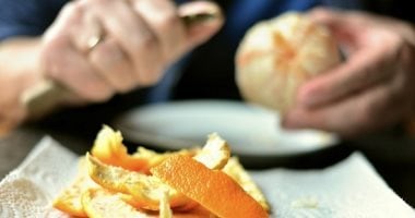 وصفات طبيعية من قشر البرتقال للعناية بالشعر والبشرة 