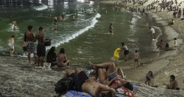 44 درجة مئوية فى عز الشتاء.. شواطئ البرازيل كاملة العدد بعد ارتفاع درجات الحرارة