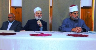 رئيس منطقة سوهاج الأزهرية يلتقى رؤساء لجان الشهادة الابتدائية