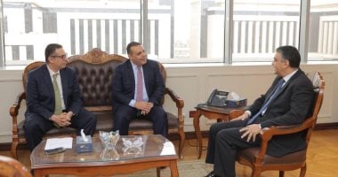 اجتماع حكومي لدعم جهود الدولة لتطوير منظومة الإمداد والتموين الطبي