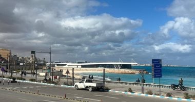 الاجواء الشتوية الغائمة على كورنيش مطروح