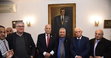 وصول عبد الحكيم عبد الناصر ضريح الزعيم لإحياء ذكرى ميلاد ناصر