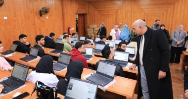 رئيس جامعة كفر الشيخ يتفقد إجراء اختبارات الجامعة الأهلية    
