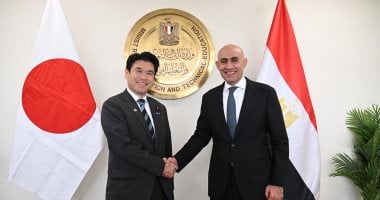 محمد عبد اللطيف وزير التربية والتعليم وإيواي فوميو سفير اليابان بالقاهرة