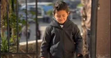 سند أبو طير.. طفل يتكئ على الألم وطفولة تحاصر بين وجع الجسد بغزة وصمت العالم