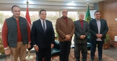 محافظ القليوبية يستقبل وفد نقابة الصيادلة و«مؤسسة القادة» لبحث تعزيز الوعى
