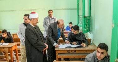 محافظ كفر الشيخ يطمئن على انتظام سير امتحانات الشهادة الإعدادية الأزهرية