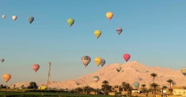 عودة رحلات البالون الطائر تزين سماء الأقصر  