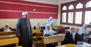 محافظ الوادى الجديد يوجه بتوفير المناخ الملائم للطلاب خلال الامتحانات