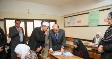 19 ألف طالب بالشهادتين الابتدائية والإعدادية يؤدون أول الامتحانات بكفر الشيخ