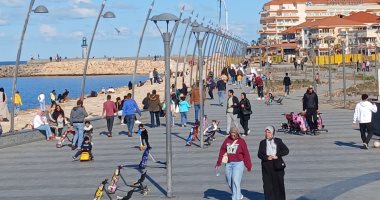 شمس مشرقة وأجواء احتفالية.. «ممشى اللسان» بدمياط يستقبل الآلاف.. فيديو