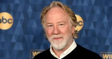 تيموثي بوسفيلد يسلم نفسه بعد مزاعم التحرش بقاصرين أثناء تصوير مسلسل