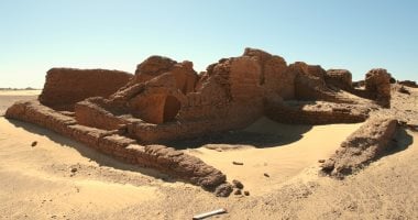 مقابر المزوقة.. كنز أثرى محفور فى صخور صحراء الوادى الجديد