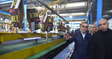 وزير الاستثمار يتفقد عددا من المصانع بالمنطقة الاستثمارية بمدينة بنها