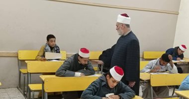 رئيس منطقة سوهاج الأزهرية يتفقد امتحانات طلاب الشهادتين الابتدائية والإعدادية