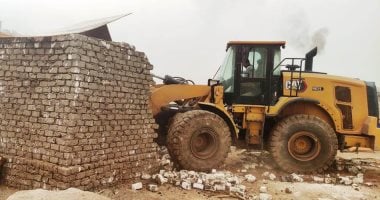 إزالة حالات تعديات فى المهد على أراضى الدولة بإدفو