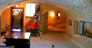 كهف روميل بمطروح.. معلم تاريخي فريد على شاطئ ساحر يروي أسرار الحرب العالمية الثانية