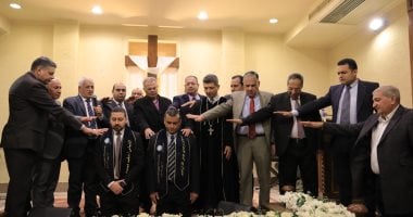 رئيس الطائفة الإنجيلية يشارك فى خدمة رسامة وتنصيب شيوخ وشمامسة جدد بكنيسة الزيتون