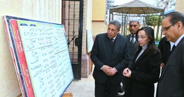 محافظ البحيرة تتفقد لجان امتحانات الشهادة الإعدادية