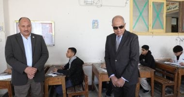 النحو كان صعب.. خروج طلاب الشهادة الإعدادية بالمنيا بعد أداء امتحان العربي