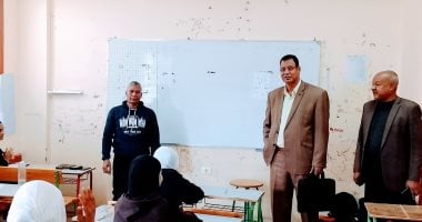 قيادات تعليم الأقصر يتابعون امتحانات الشهادة الإعدادية فى مدارس الطود والقرنة